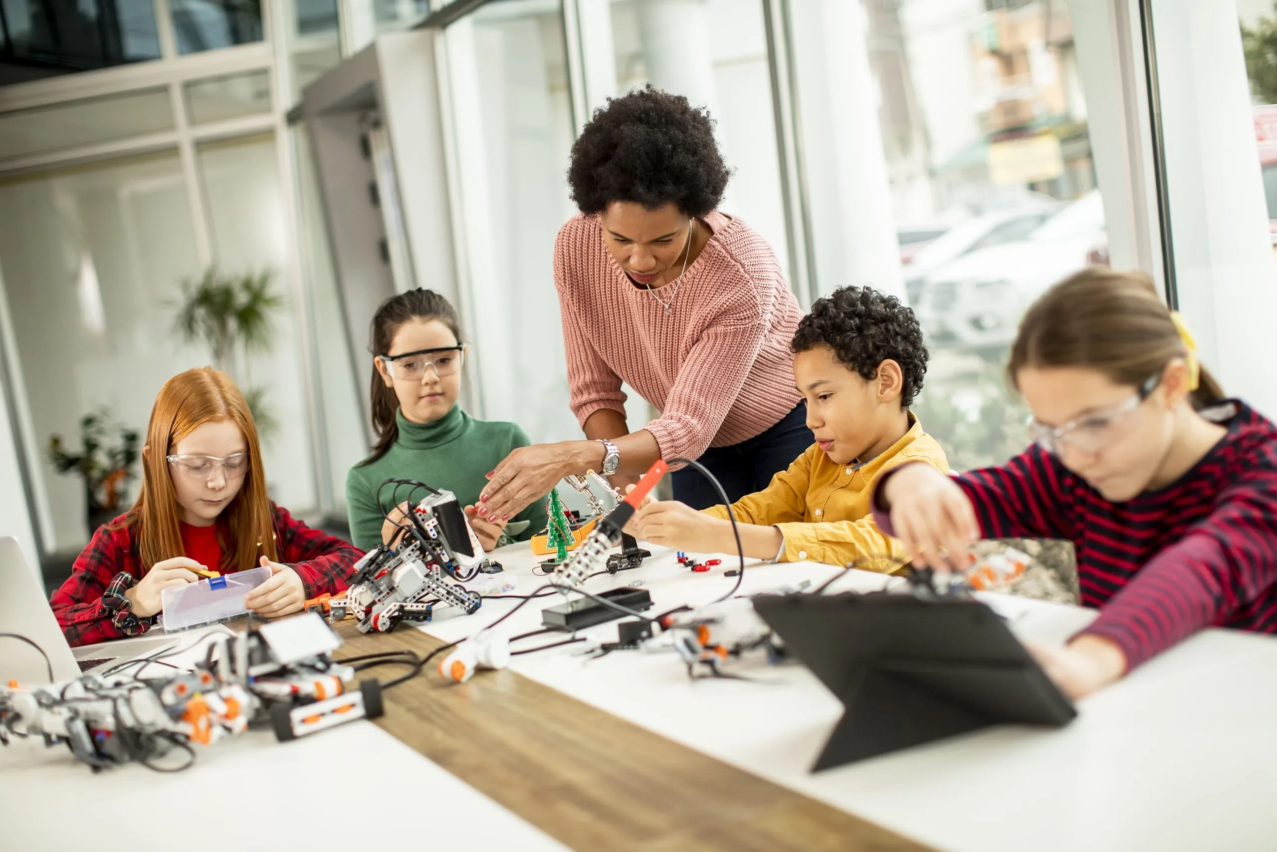 Financial Benchmarking in Hybrid Learning Models to Improve Capital Allocation and Academic ROI hybrid-financial-benchmarking-2-scaled