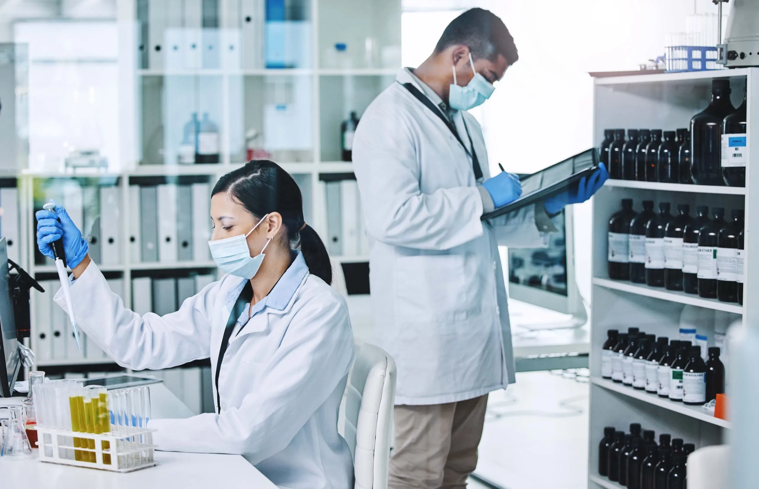 Aligning Pharma Device Design With Global Standards Through pharmaceutical Product Benchmarking Models pharmaceutical-product-benchmarking-healthcare-2-scaled